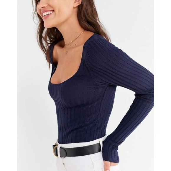 ❤️URBAN OUTFITTERS Scoop neck navy sweater top - Picture 2 of 5